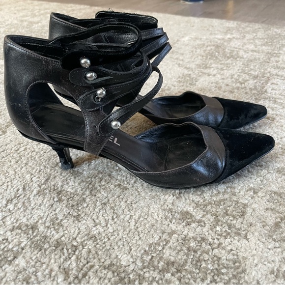💯 CHANEL Black Velour & Leather Ankle Strap Kitten Heels 👠 Size 36 - Picture 1 of 16